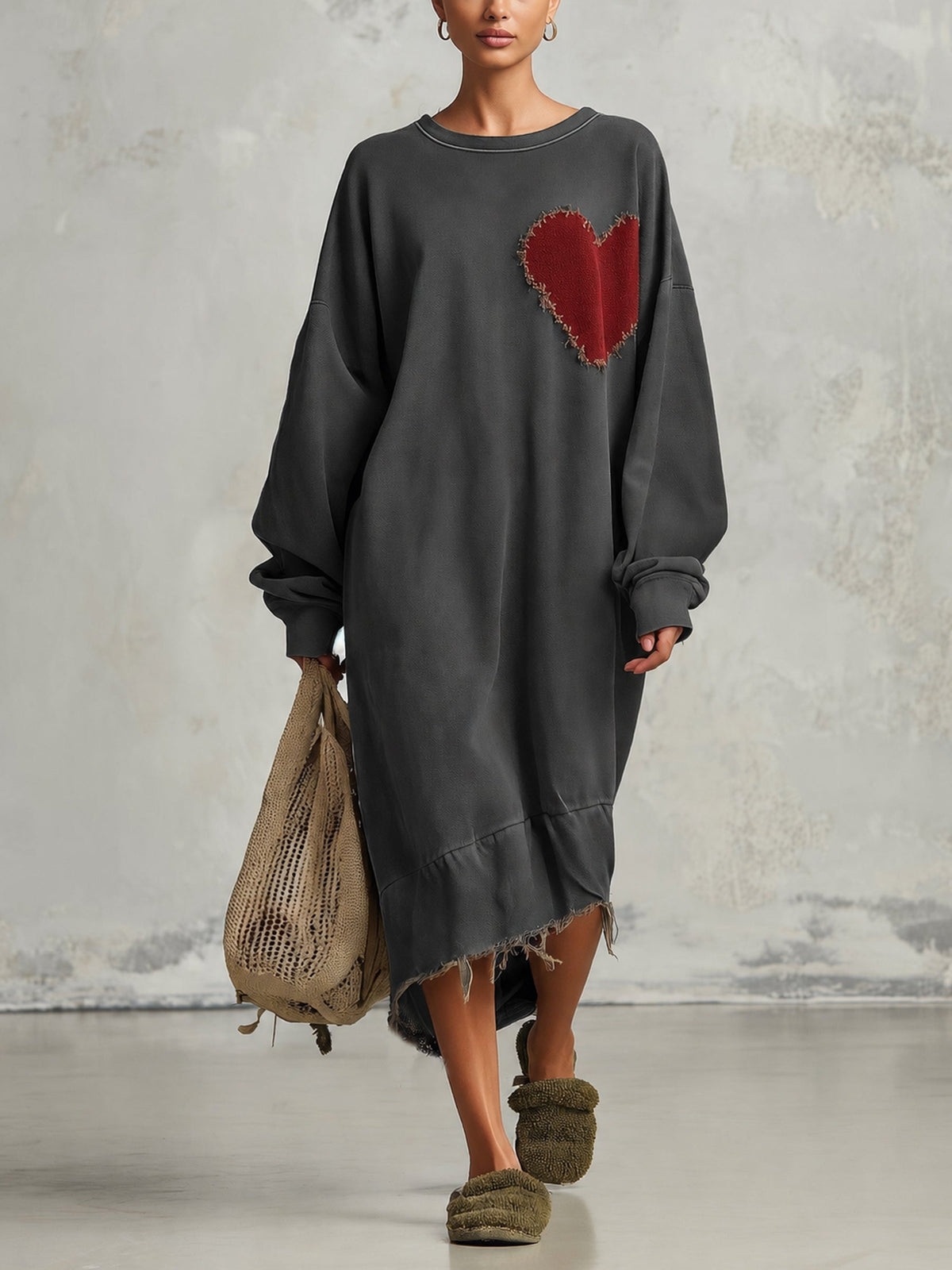 Oversized olijfgroene sweatshirtjurk voor dames met hartpatch – Relaxed casual midi-jurk